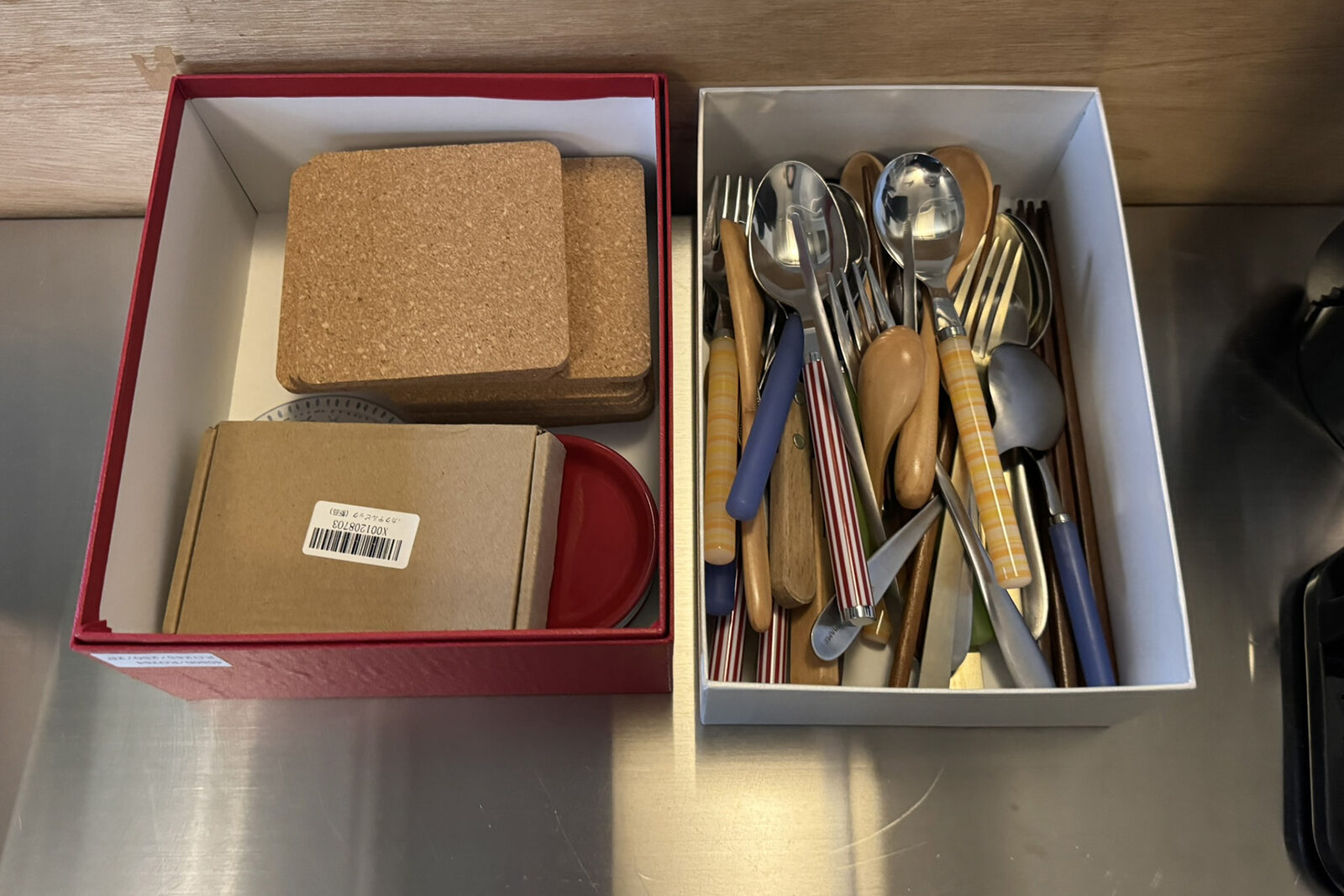 カトラリー・コースターなどの備品